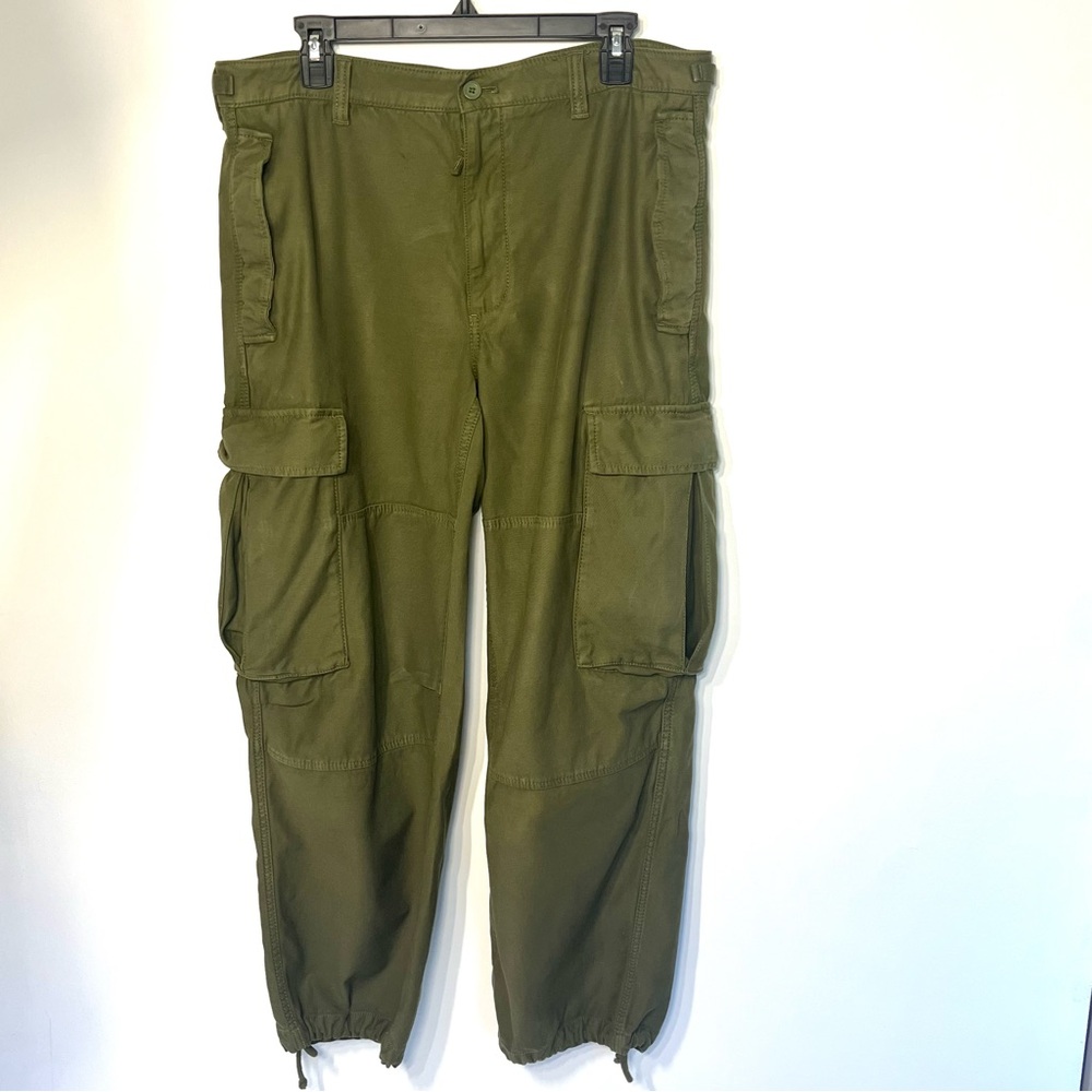 Aritzia TNA Size 12 Green Cargo Pants with Pockets Casual Baggy 100% cotton
